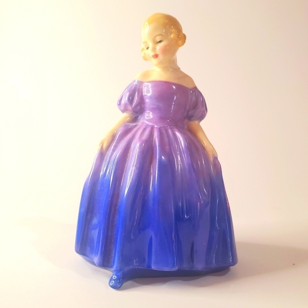 ROYAL DOULTON "Marie" HN 1370 RK Porcelain Figurine Vintage Circa 1940's